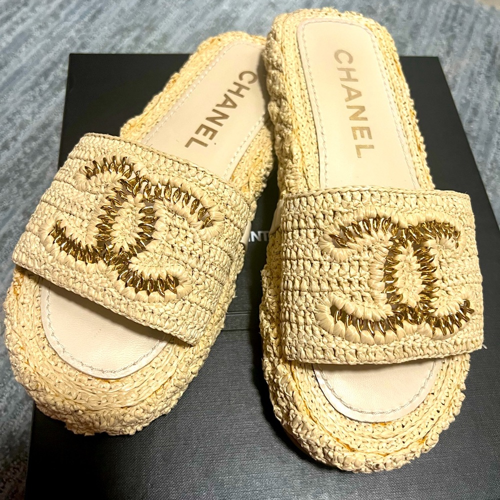 Chanel Raffia sandals slides, beige CC logo size 37